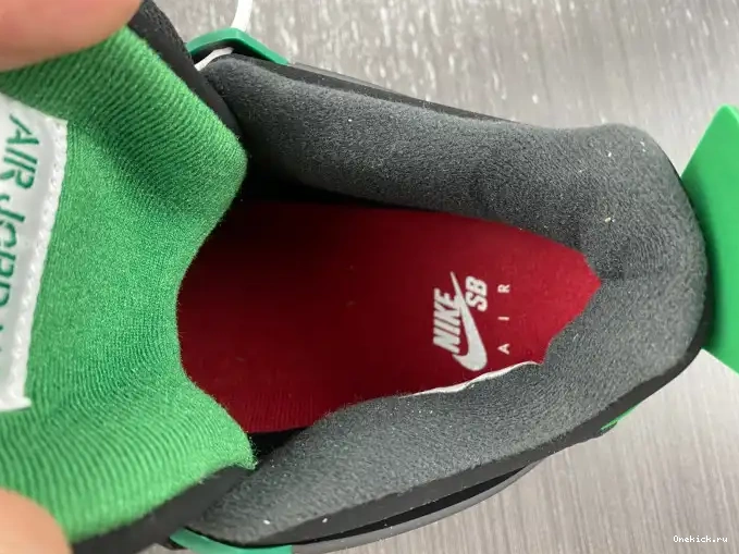 One Kick 4 DR5415-030 Retro SB Jordan 0628